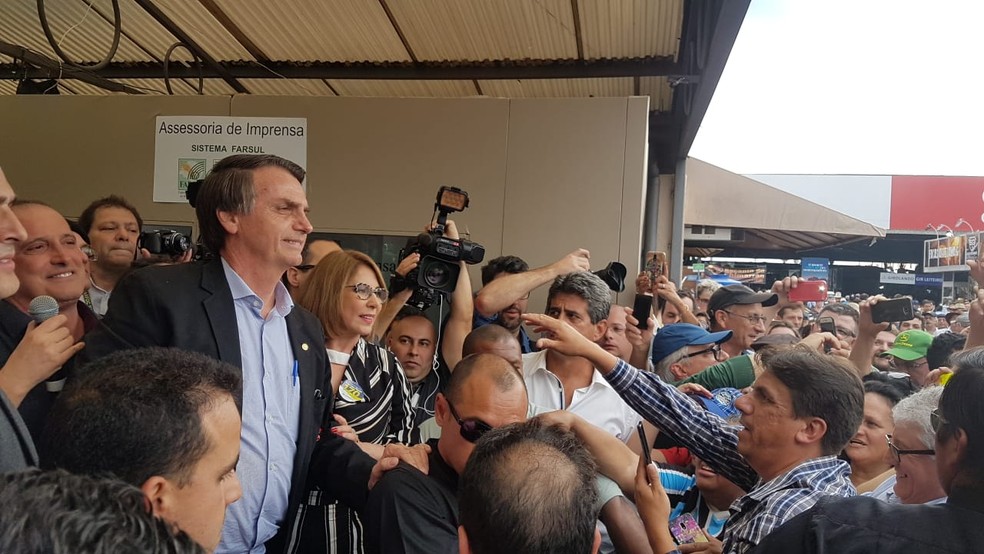 Bolsonaro diz que atos do MST têm de ser tratados como 'terrorismo'