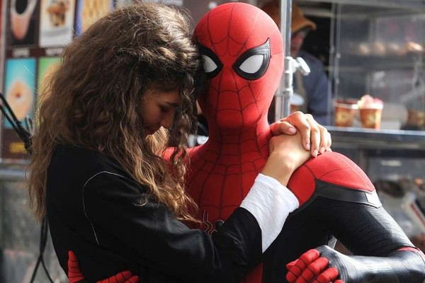 Michelle Jones (Zendaya) e Homem-Aranha (Tom Holland) em Homem-Aranha: Longe de Casa (2019) (Foto: Divulgação)