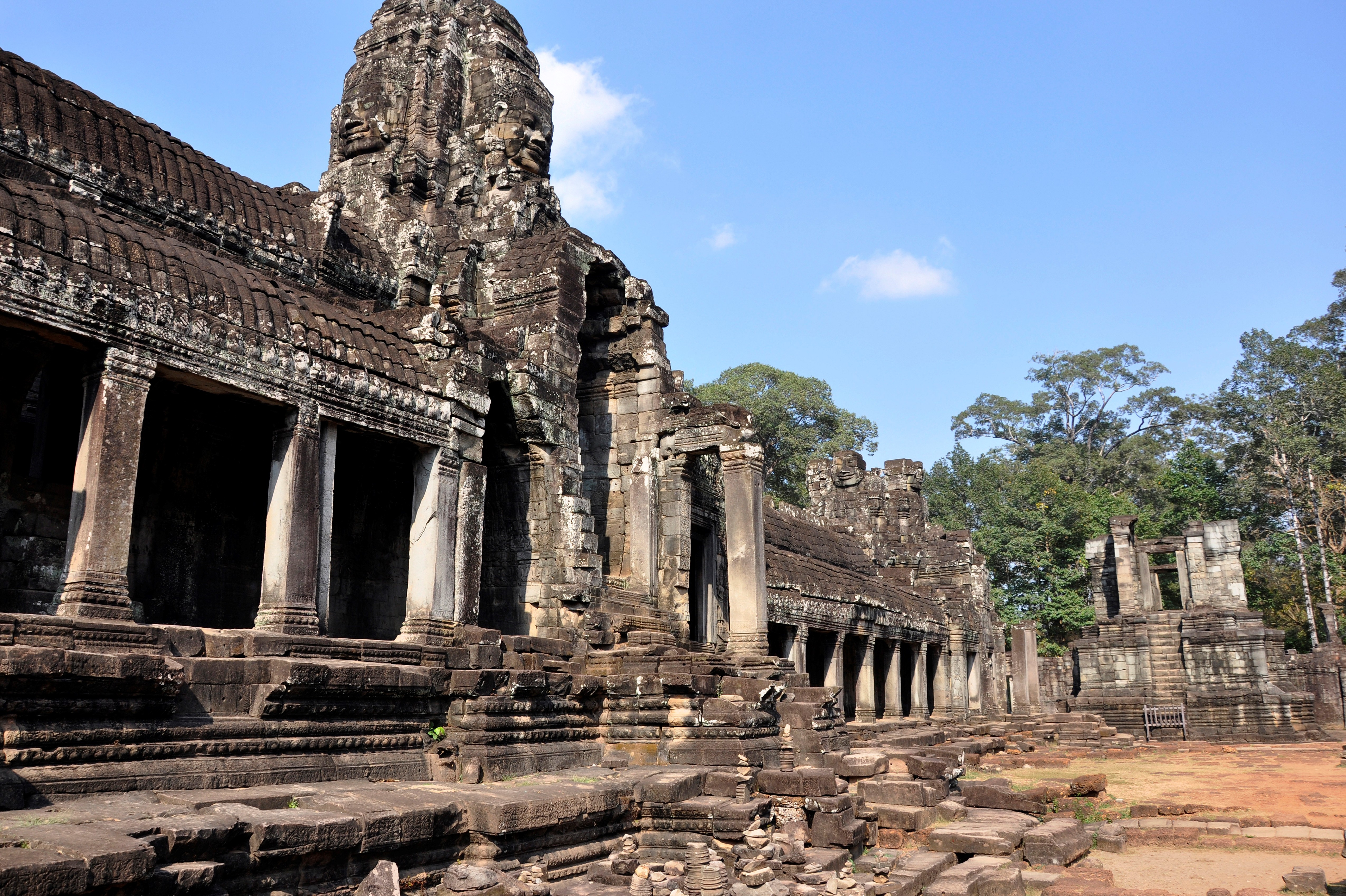 Angkor Wat é um enorme parque de 400 km² que abriga ruínas de templos, fortificações, obras e estradas hidráulicas (Foto: Getty Images)