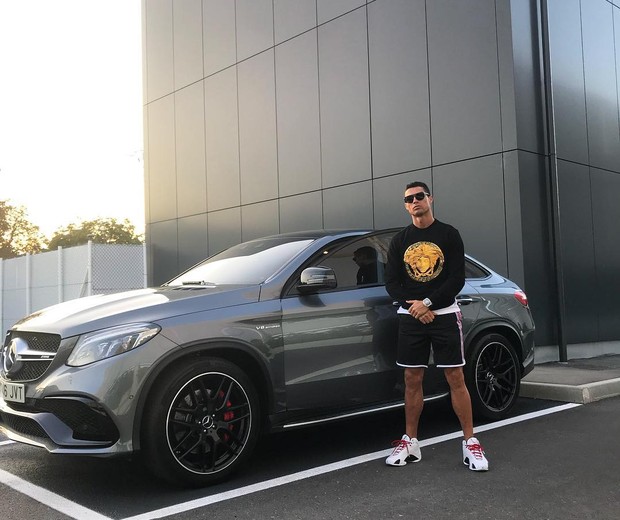 Cristiano Ronaldo com sua Mercedes Benz GLE 63s AMG (Foto: Reprodução/Instagram)