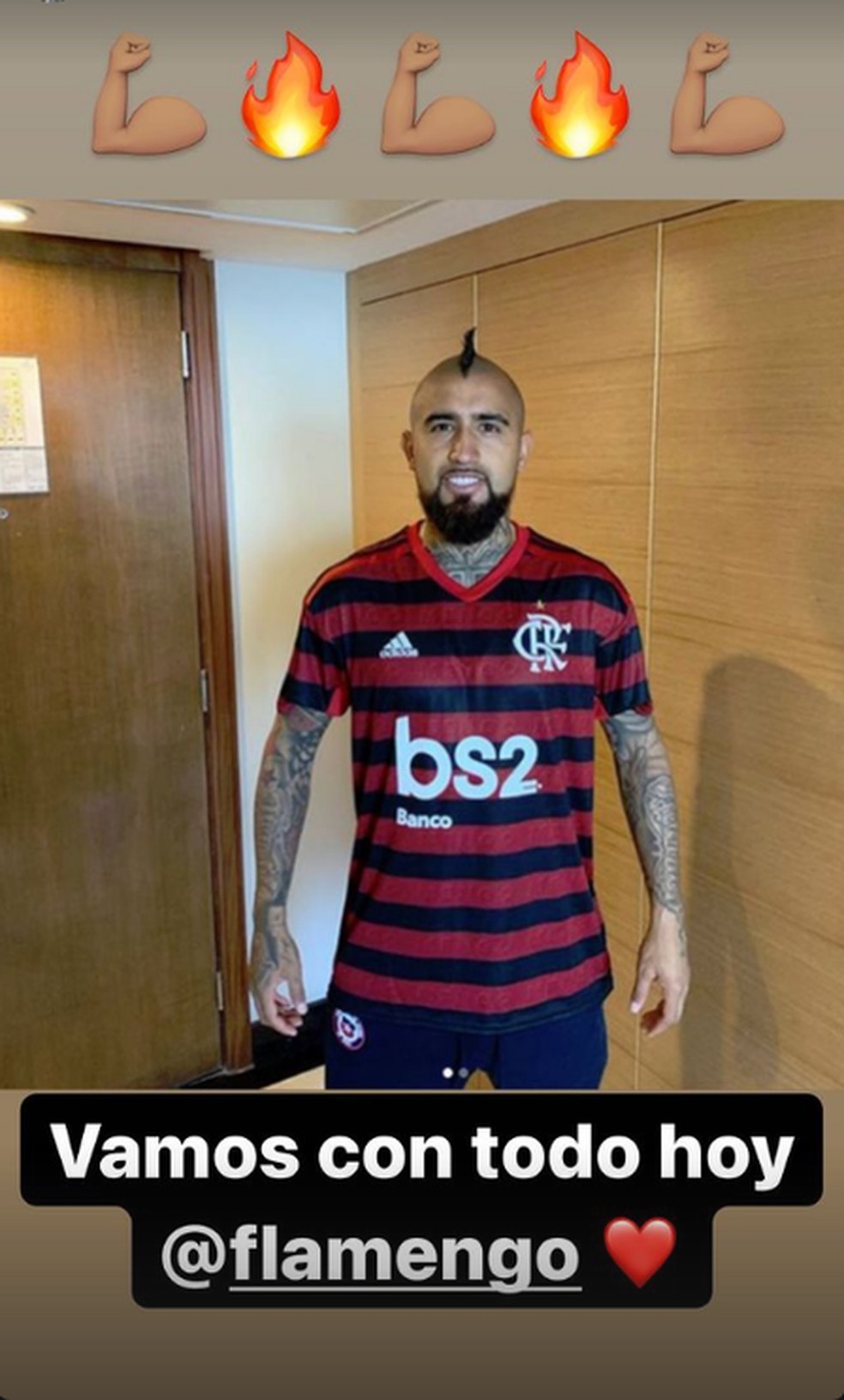 Vidal com a camisa do Flamengo na reta final do último Brasileiro — Foto: Reprodução