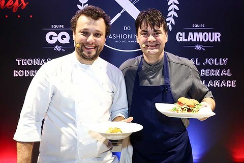 Pascal Jolly, da Glamour, e Thomas Troisgros, da GQ, trocam seus pratos