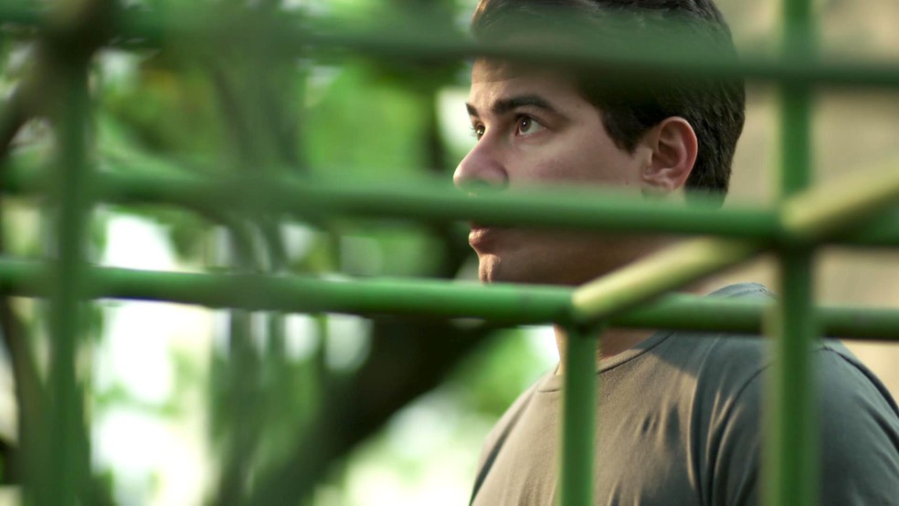 teaser evandro confessa a julio que fez uma loucura por monica vem por ai gshow