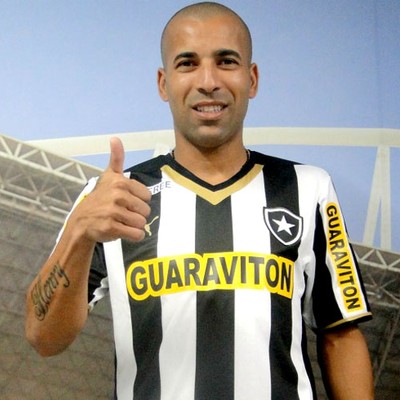 Emerson Sheik com a camisa do Botafogo (Foto: Divulgação / Site Oficial do Botafogo) Emerson Sheik com a camisa do Botafogo (Foto: Divulgação / Site Oficial do Botafogo)