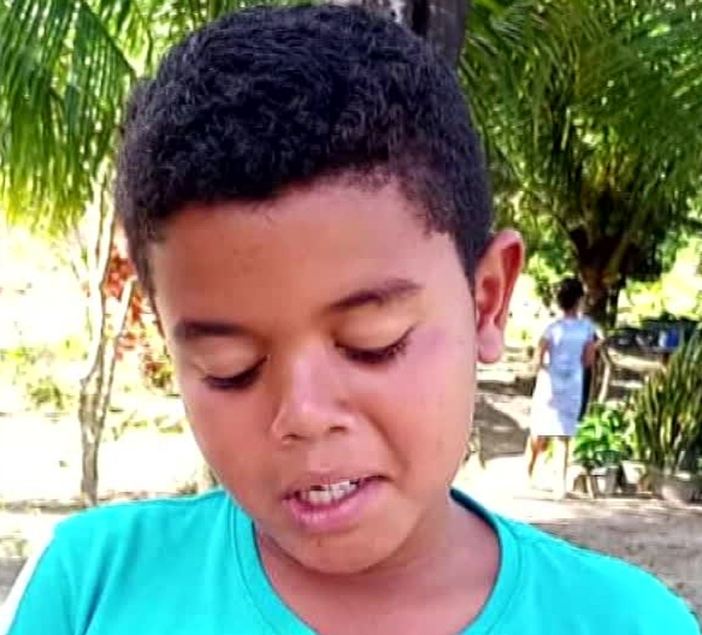 Jonatas Oliveira, de 9 anos, foi morto a tiros por homens encapuzados em Barreiros &mdash; Foto: Reprodu&ccedil;&atilde;o/WhatsApp