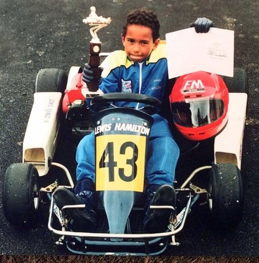 Lewis Hamilton brilhava no Kart quando era criança, mas enfrentou racismo desde a tenra idade — Foto: Divulgação 
