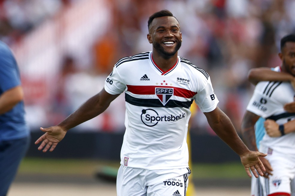 Fica ou sai? Veja a opinião dos são-paulinos nas redes sobre o futuro de Luan