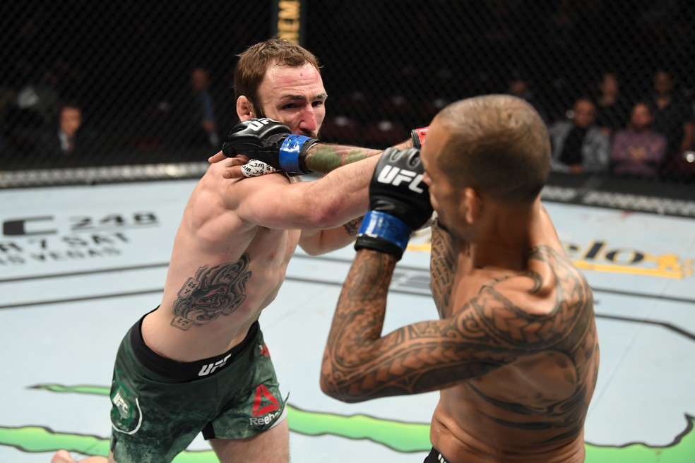 Lando Vannata superou Yancy Medeiros por pontos — Foto: Getty Images