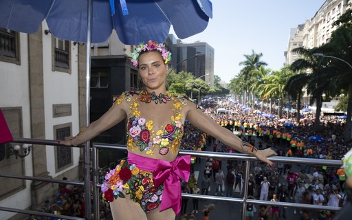 Carolina Dieckmann Nega Beijo Em Loreto E Torce A Verdade Uma Hora