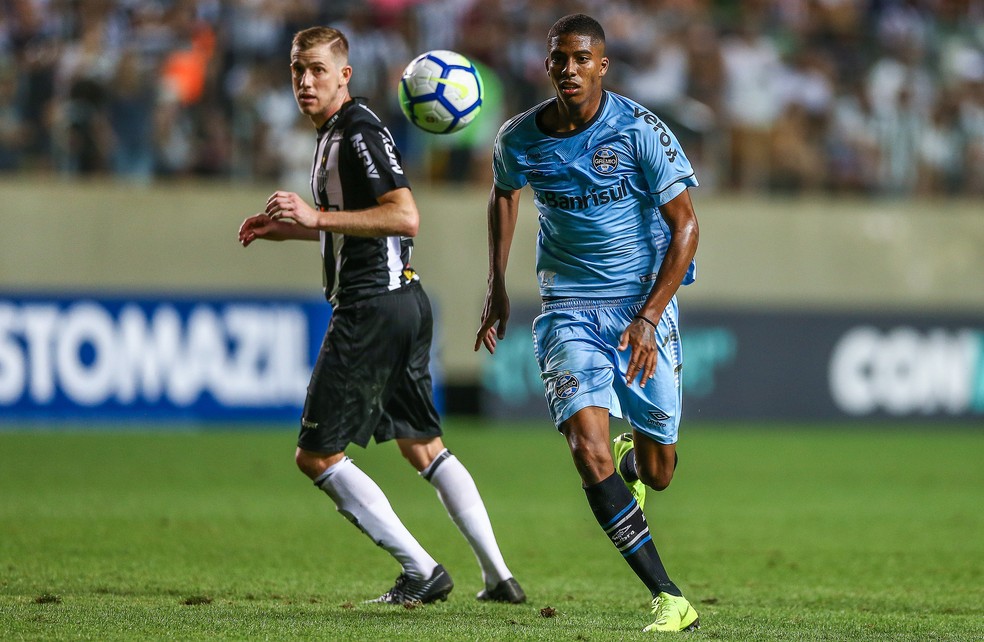 Jean Pyerre foi titular no sábado — Foto: Lucas Uebel/Divulgação Grêmio