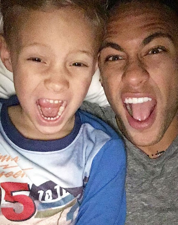 Neymar Jr e filho (Foto: Reprodução)