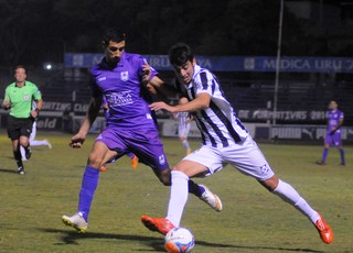 Grêmio chega a acordo por Zeballos, mas prazo é entrave para negócio