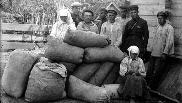 Estimativas apontam que mais de 3 milhões de ucranianos morreram de fome entre 1932-1933 (Foto: MUSEU HOLODOMOR via BBC)