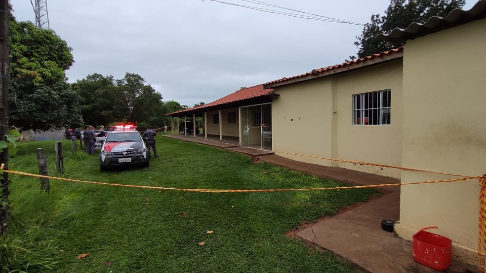Casal foi encontrado morto em propriedade rural em Santo Expedito — Foto: David de Tarso/TV Fronteira