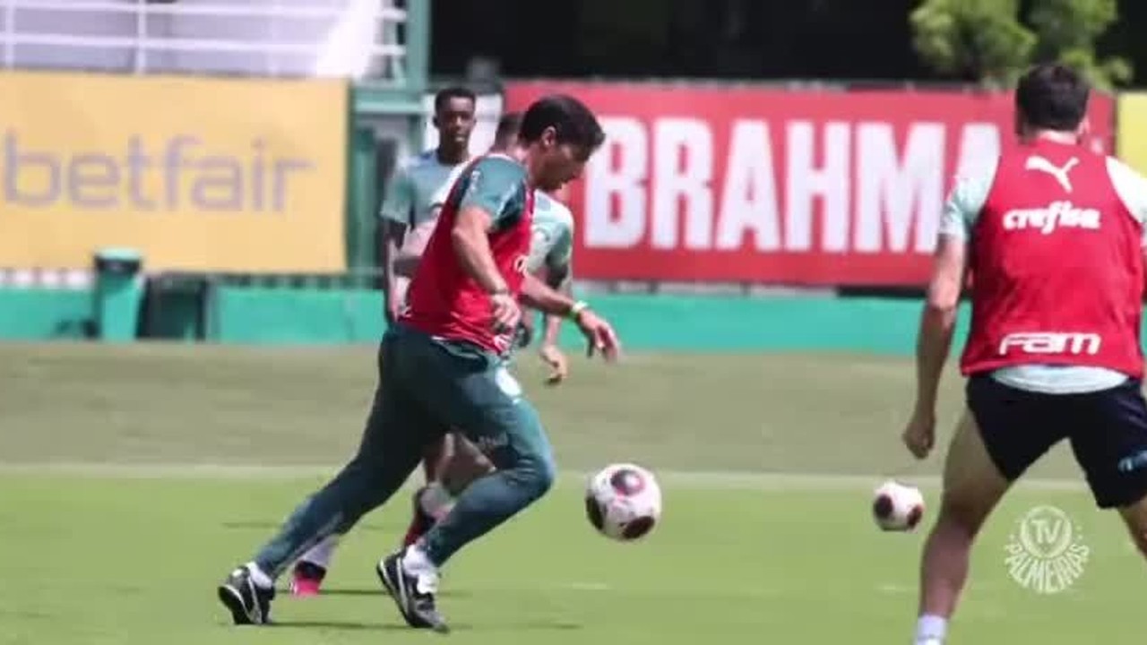 Abel Ferreira marca golaço em treino do Palmeiras; veja