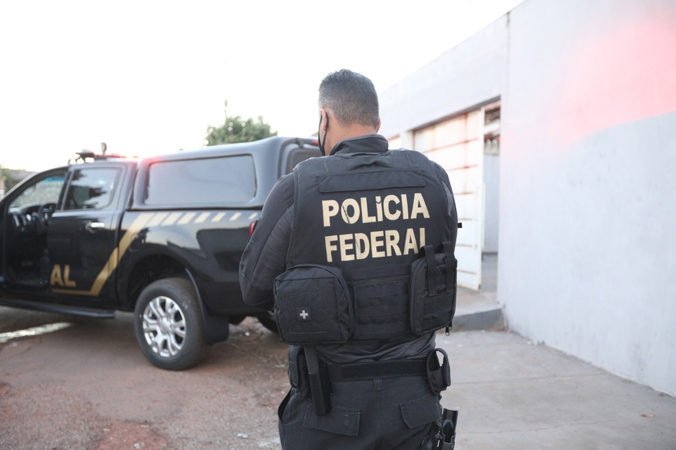  Polícia Federal realiza nesta quinta-feira (20) a Operação “Hot Money” contra uma organização criminosa responsável por tráfico de drogas interestadual na região conhecida como Vale do Araguaia — Foto: PF/MT