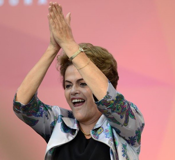 A presidenta Dilma Rousseff participa da abertura da 3ª Conferência Nacional de Juventude, no Estádio Nacional Mané Garrincha (Foto: Wilson Dias/Agência Brasil)