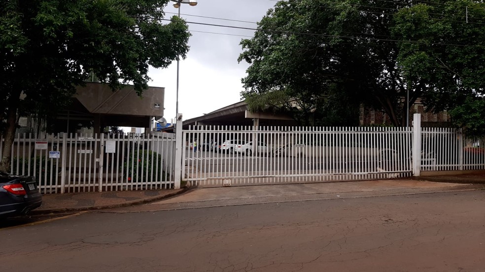 Entrada da indústria têxtil Covolan, em Santa Bárbara d'Oeste — Foto: Helen Sacconi/EPTV