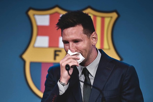 Lionel Messi chora em despedida do Barcelona  (Foto: Fc Barcelona )
