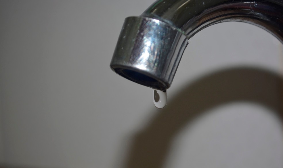 Mais de 20 bairros ficarão sem abastecimento na segunda-feira (26), em Natal (Foto: Jeferson Carlos/G1)