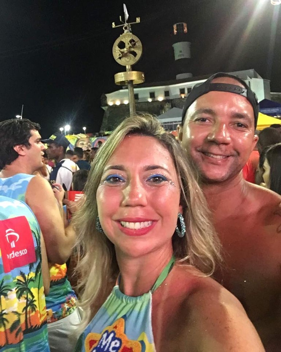 Os cariocas Vanessa e Salim no carnaval de Salvador em anos anteriores — Foto: Arquivo Pessoal 