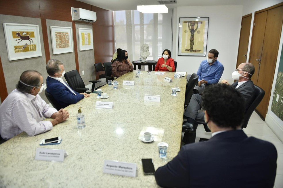 Reunião do governo do RN com empresários do transporte público do RN — Foto: Elisa Elsie/Governo do RN/Divulgação