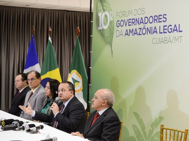 Governadores e vice-governadores se reuniram em fórum da Amazônia Legal em Cuiabá. (Foto: Lucas Ninno / GCom)