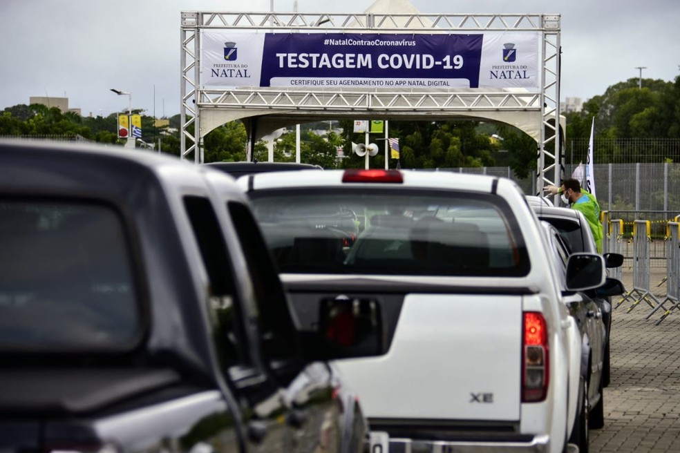 Natal faz 'drive-thru' de testes rápidos para coronavírus — Foto: Pedro Vitorino/Cedida