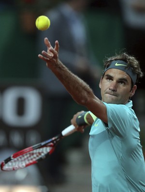 Roger Federer estreia Istambul (Foto: AP)
