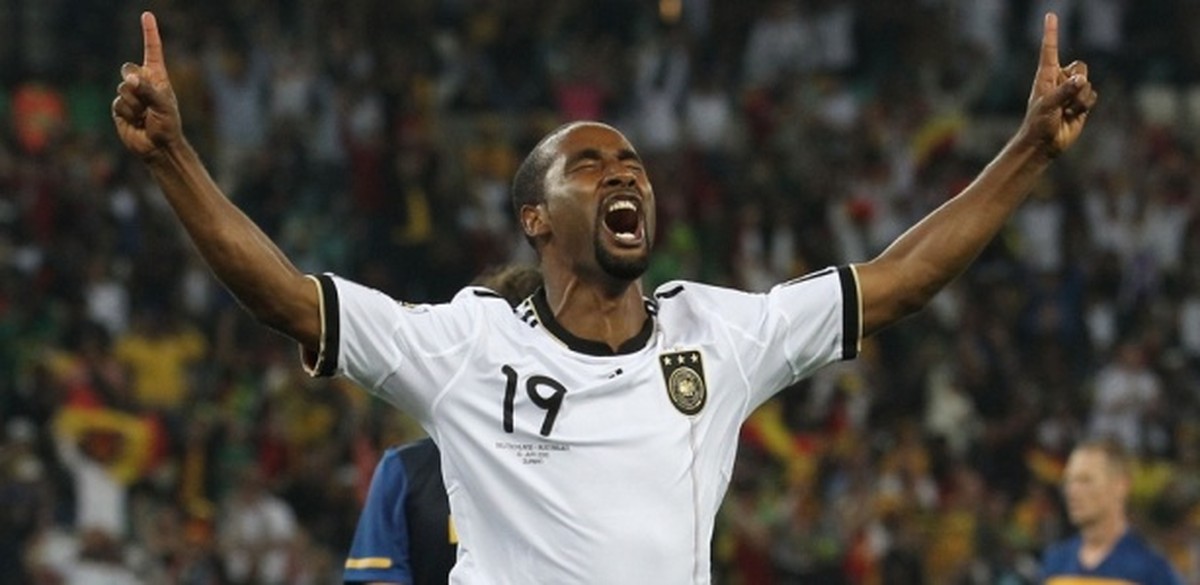 Cacau beruft sich auf deutsches Talent, sieht aber nach der Enttäuschung in Katar Bedarf für mehr „Leidenschaft“.  Fußball