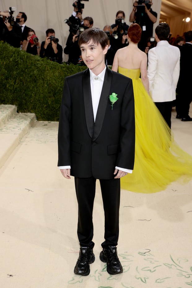 NEW YORK, NEW YORK - SEPTEMBER 13: Elliot Page attends The 2021 Met Gala Celebrating In America: A Lexicon Of Fashion at Metropolitan Museum of Art on September 13, 2021 in New York City. (Photo by Dimitrios Kambouris/Getty Images for The Met Museum/Vogue (Foto: Getty Images for The Met Museum/)