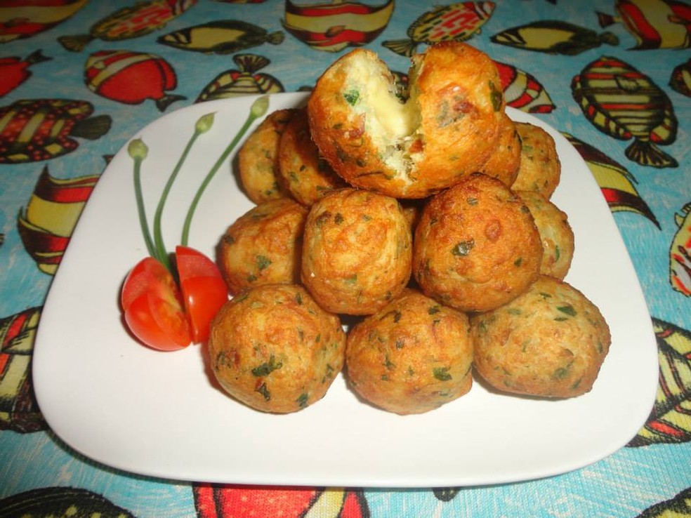 Bolinho De Bacalhau Recheado Com Queijo Receitas Receitas