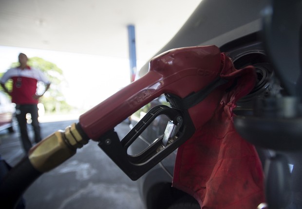 Aumento de imposto leva a reajuste nos preços da gasolina e do diesel ; combustíveis ; posto de gasolina ;  (Foto: Marcelo Camargo/Agência Brasil)