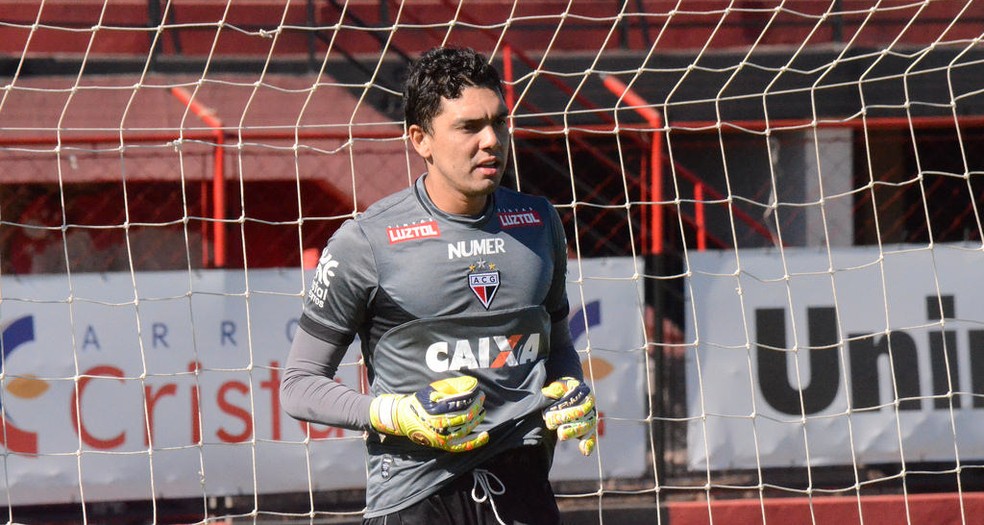 Kléver é vetado, e Felipe será titular no gol do Atlético ...