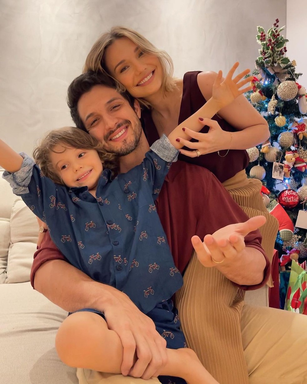 Romulo Estrela, Nilma e Theo  — Foto: Reprodução/Instagram