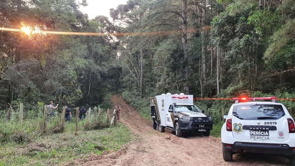 Corpos foram encontrados na zona rural de Quatro Barras — Foto: Bruno Fávaro/RPC Curitiba