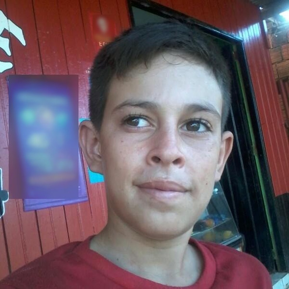Daniel Gomes estava em frente de uma casa quando foi baleado e morto, no sÃ¡bado (21) (Foto: ReproduÃ§Ã£o/Facebook)