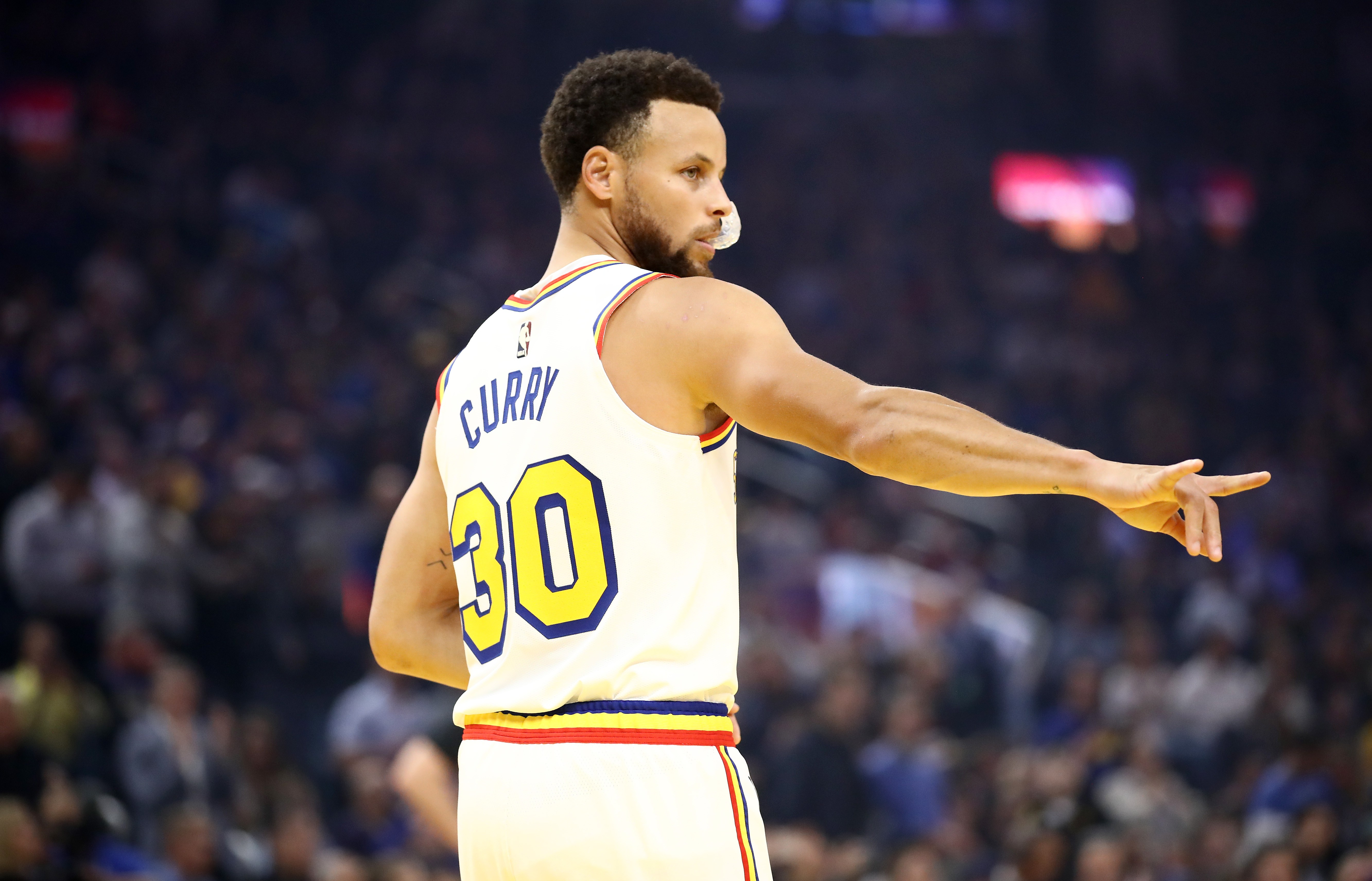 Under Armour lança marca de Stephen Curry para competir com a Jordan -  30/11/2020 - UOL Esporte