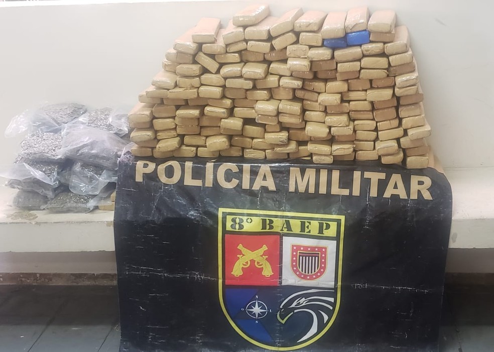 Drogas foram apreendidas com o adolescente em Pirapozinho — Foto: Polícia Militar
