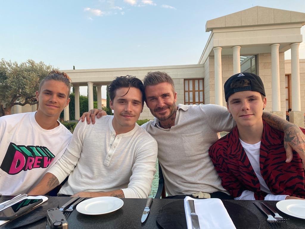 David Beckham com os filhos Romeo, Brooklyn e Cruz (Foto: Reprodução/ Instagram)
