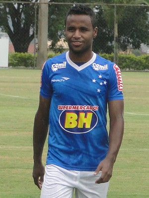 Élber ganha preparação física especial para voltar forte ao Cruzeiro em 2016