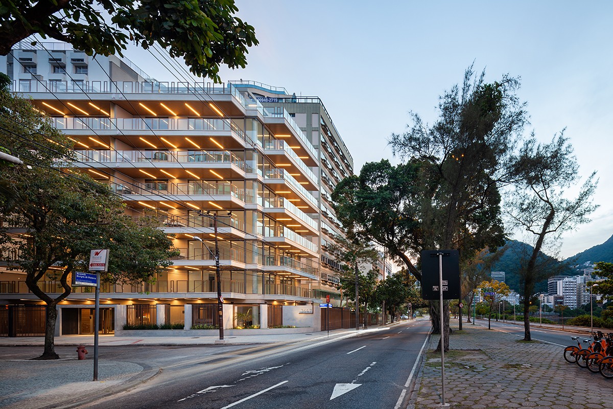 O Edifício Borges 3647 possui apenas 6 andares é composto por dois apartamentos em cada pavimento tipo, sendo um de três e o outro com dois quartos (Foto: Pedro Vanucchi / Divulgação)