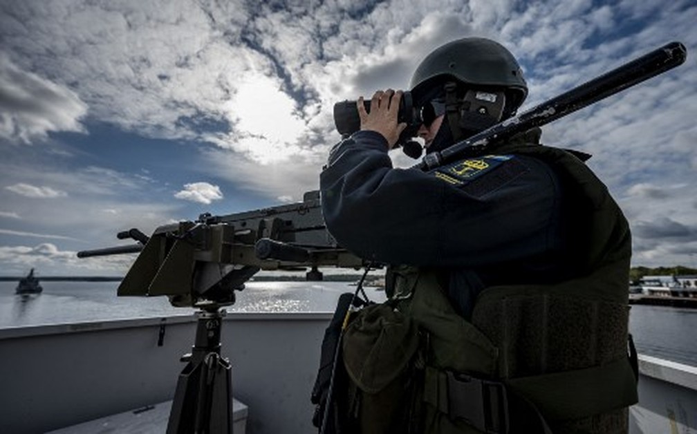 Soldado da Suécia em exercício militar, foto de 21 de setembro de 2021 — Foto: Johan NILSSON / TT News Agency / AFP