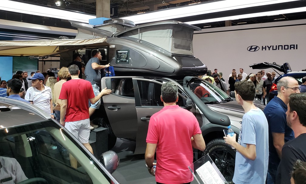 Mitsubishi tem picape com motorhome no Salão do Automóvel — Foto: Guilherme Fontana/G1