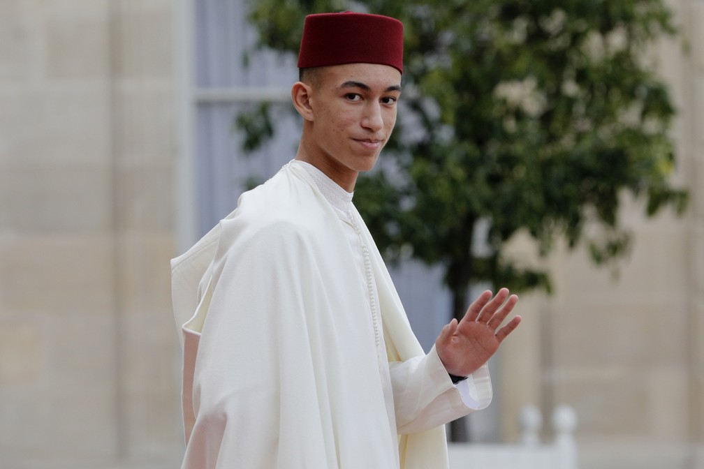 O príncipe herdeiro do Marrocos, Moulay Hassan, de 16 anos, compareceu às homenagens a Chirac nesta segunda-feira (30) no lugar do pai, Mohammed VI, que se recupera de uma infecção pulmonar. — Foto: Kamil Zihnioglu/AP