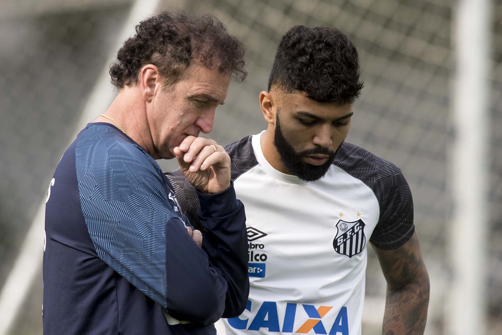 Cuca tem relaÃ§Ã£o prÃ³xima com Gabigol no Santos â€” Foto: Ivan Storti/Santos FC