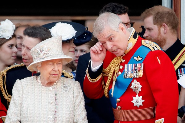 La reina Isabel y el príncipe Andrés (Imagen: GETTY)