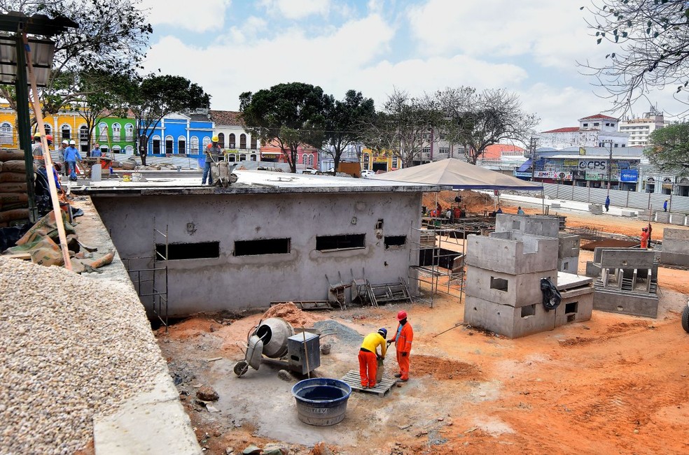 Obras na Praça do Pantheon e Deodoro — Foto: Maurício Alexandre