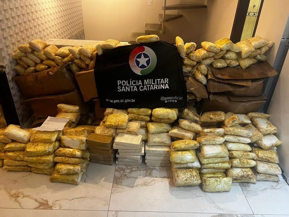 720 kg de cocaína apreendidos com empresário e atleta de karate em SC — Foto: Polícia Militar/Divulgação