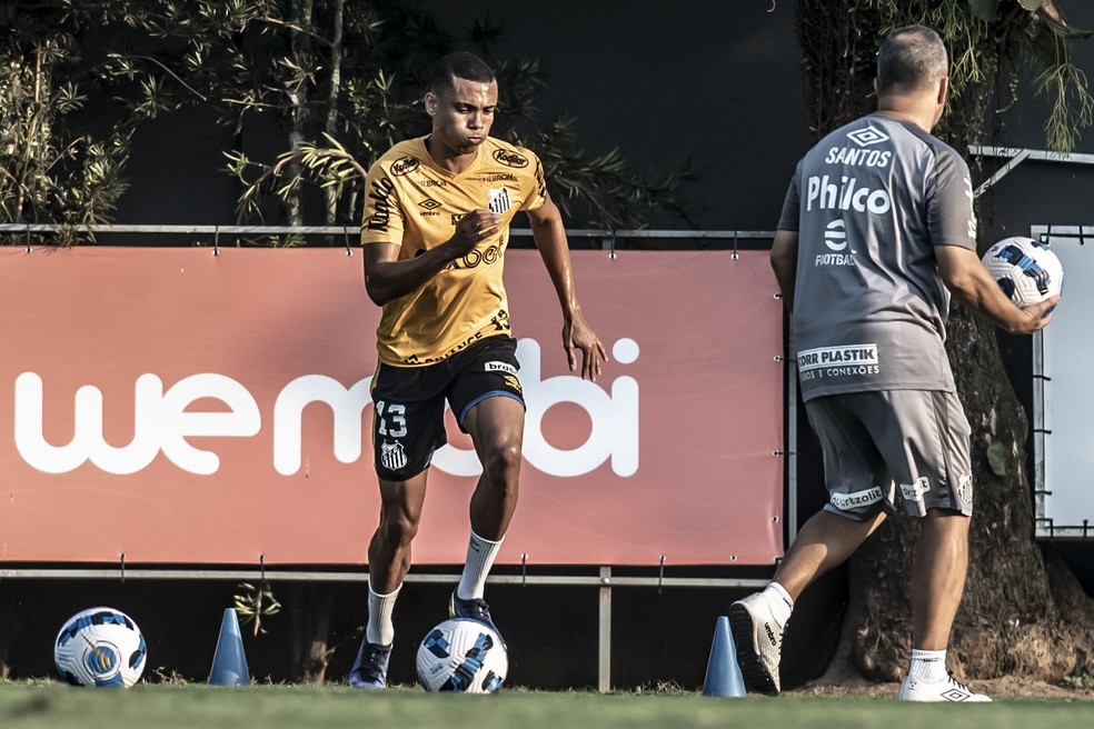 Madson durante treino do Santos — Foto: Ivan Storti/Santos FC